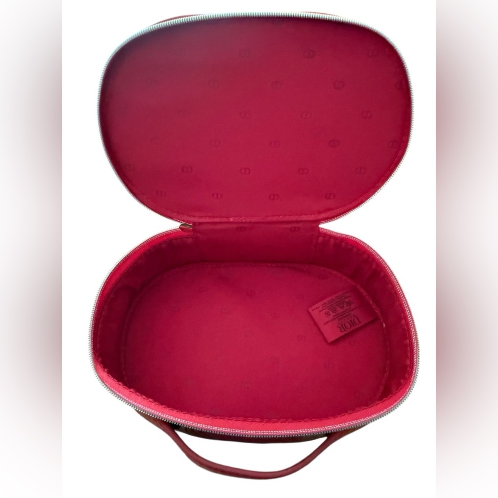 CHRISTIAN DIOR PARFUMS / DIOR BEAUTY Glossy Red Oval Novelty Pouch NIB❤️✨ - Picture 10 of 12